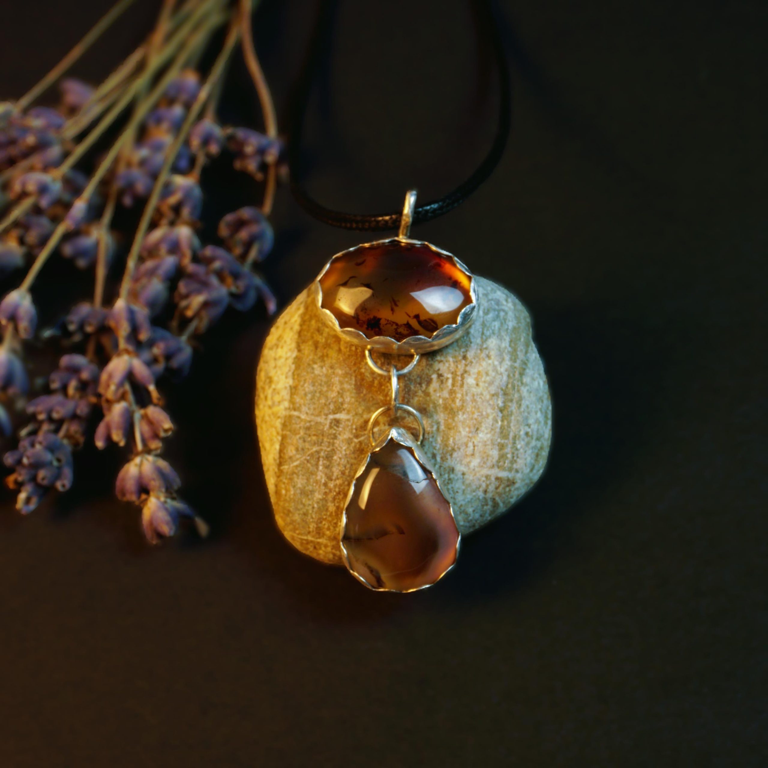 Montana agate pendant front view in sterling silver setting